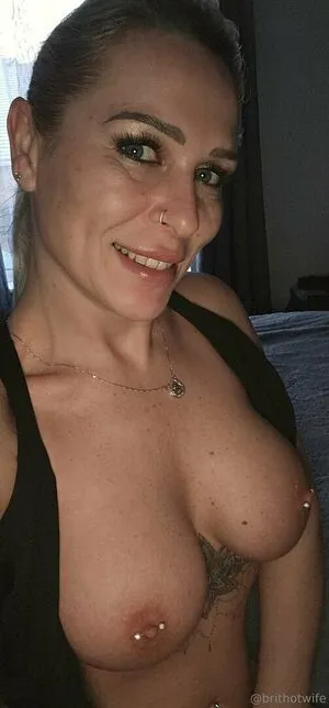 Brithotwife OnlyFans Leaked Free Thumbnail Picture - #BbZrqsKT74