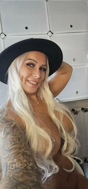 Brithotwife OnlyFans Leaked Free Thumbnail Picture - #KDZawINPLO