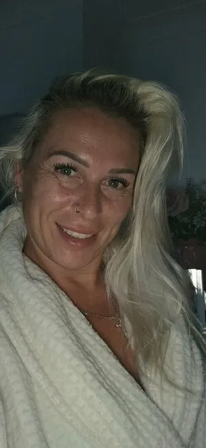 Brithotwife OnlyFans Leaked Free Thumbnail Picture - #MzqM7FQkYI