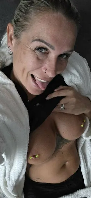 Brithotwife OnlyFans Leaked Free Thumbnail Picture - #hH76dL3HnH