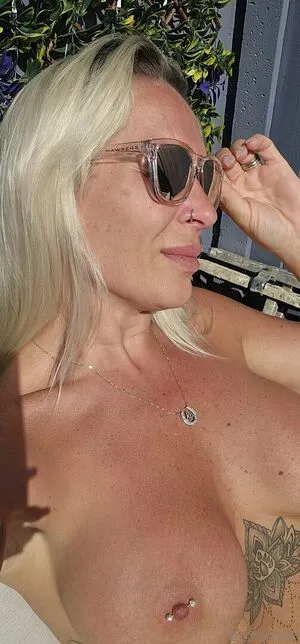 Brithotwife OnlyFans Leaked Free Thumbnail Picture - #tX1Rtq5zrn