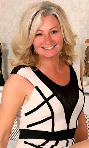 British 00 S Porn OnlyFans Leaked Free Thumbnail Picture - #4w5mo444Li