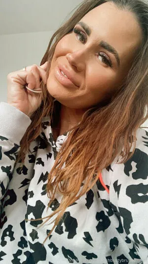 Britishbustybrunettemilf OnlyFans Leaked Free Thumbnail Picture - #3OTxtH0ty1