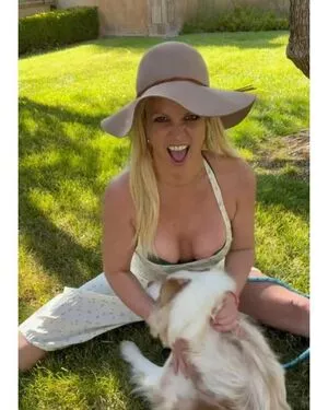 Britney Spears OnlyFans Leaked Free Thumbnail Picture - #BaAFQ6dzb4