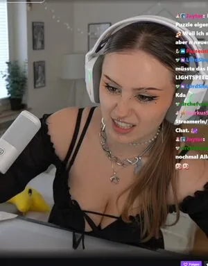 Brok3ndollz Emmo Ig OnlyFans Leaked Free Thumbnail Picture - #z2sotrfXE8
