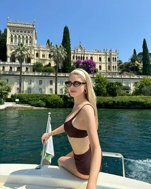 Brooklyn Eve OnlyFans Leaked Free Thumbnail Picture - #MuSaRPanSB