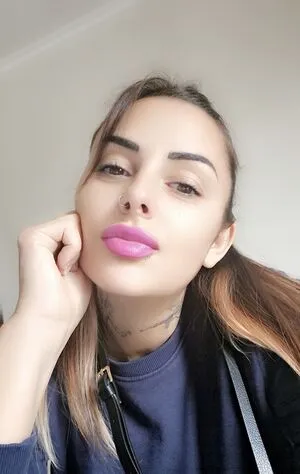 Brune Caliente OnlyFans Leaked Free Thumbnail Picture - #UsZKPjeyXO