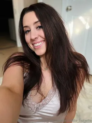 Brunette Hotwife OnlyFans Leaked Free Thumbnail Picture - #IZoolvh69s