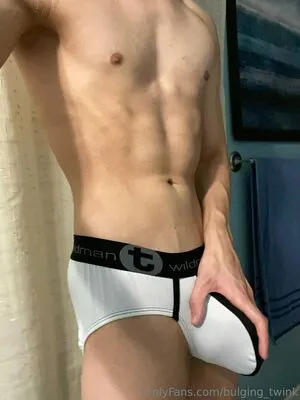 Bulging Twunk OnlyFans Leaked Free Thumbnail Picture - #x40KhH9Gbj