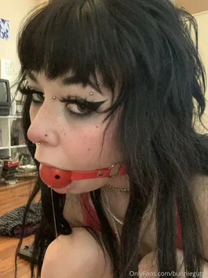 Bunniegutzz OnlyFans Leaked Free Thumbnail Picture - #CAKYSkeNib