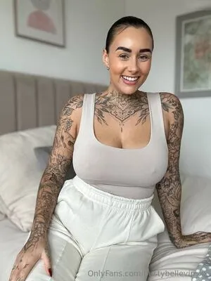 Busty Belle OnlyFans Leaked Free Thumbnail Picture - #Jidm5P7wjs