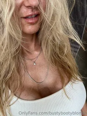 Busty Booty Blonde OnlyFans Leaked Free Thumbnail Picture - #NN2LlK6KZN