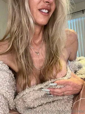 Busty Booty Blonde OnlyFans Leaked Free Thumbnail Picture - #rNPc1kKwXO