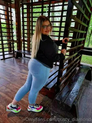 Busty Diamond OnlyFans Leaked Free Thumbnail Picture - #KLRWesOyFa