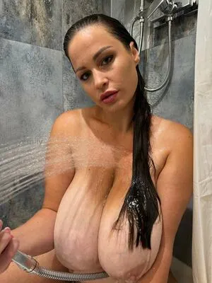 Busty Emily OnlyFans Leaked Free Thumbnail Picture - #8mQFPaoyob