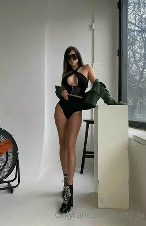 Busty Ju OnlyFans Leaked Free Thumbnail Picture - #SuuhTJNigI