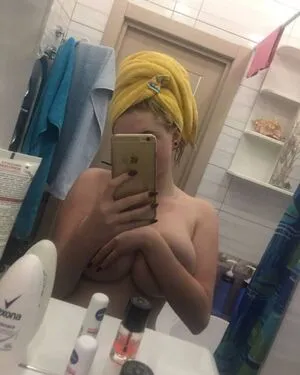 Busty Magazine OnlyFans Leaked Free Thumbnail Picture - #Uwh53if4u0