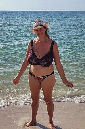 Busty Petra OnlyFans Leaked Free Thumbnail Picture - #NTFIcILSiP