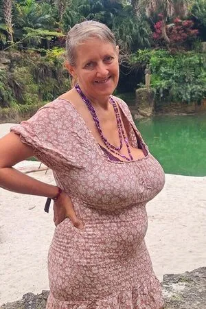 Busty Petra OnlyFans Leaked Free Thumbnail Picture - #dwdb1Ttjp1
