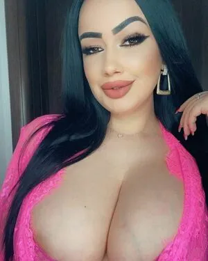 Busty Sexy Lora OnlyFans Leaked Free Thumbnail Picture - #QZwWSowSnr