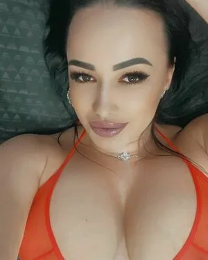 Busty Sexy Lora OnlyFans Leaked Free Thumbnail Picture - #dFctedifTR