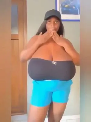 Busty Vivian OnlyFans Leaked Free Thumbnail Picture - #zQLT0AFG8l