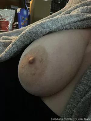 Busty Von Tease OnlyFans Leaked Free Thumbnail Picture - #GGLuWT06xx