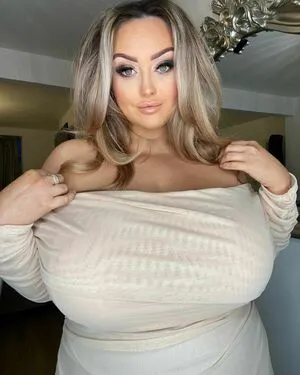 Bustyholly OnlyFans Leaked Free Thumbnail Picture - #8jqloRtZva