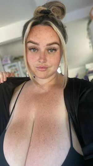 Bustyholly OnlyFans Leaked Free Thumbnail Picture - #LHmnGafDUT