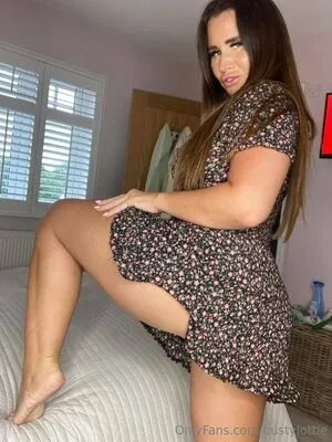 Bustylottie OnlyFans Leaked Free Thumbnail Picture - #LaGhdbBgzB