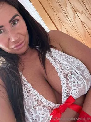 Bustylottie OnlyFans Leaked Free Thumbnail Picture - #bL8sEpGkX8