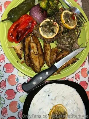 Bustypetitemyra OnlyFans Leaked Free Thumbnail Picture - #V7AeQeFizl