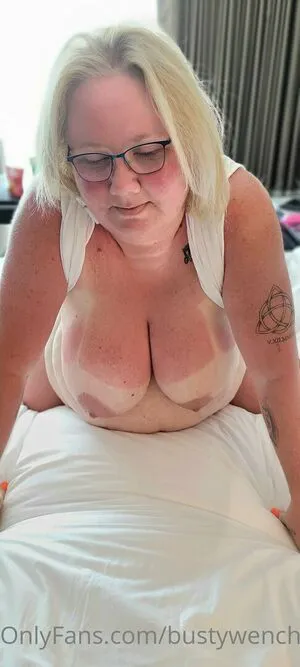 Bustywench OnlyFans Leaked Free Thumbnail Picture - #6hyxG8GD23