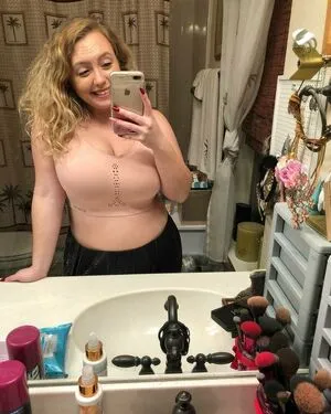 Bustyybriiix OnlyFans Leaked Free Thumbnail Picture - #4yAYYxEol1