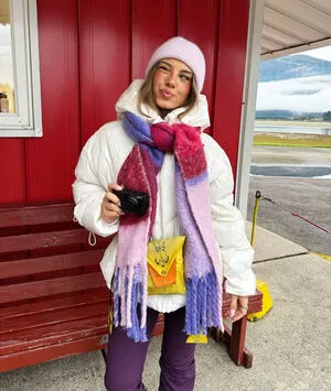 Caitlin Carmichael OnlyFans Leaked Free Thumbnail Picture - #CKe7L18oTB