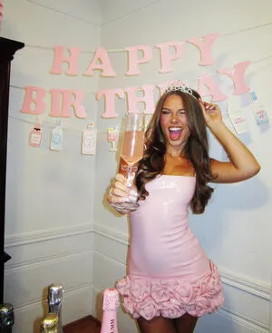 Caitlin Carmichael OnlyFans Leaked Free Thumbnail Picture - #CquFLVzSgW