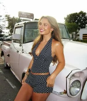 Caitlin Carmichael OnlyFans Leaked Free Thumbnail Picture - #fWatZozMxH