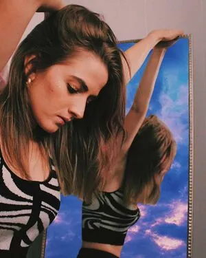 Caitlin Marie Reacts OnlyFans Leaked Free Thumbnail Picture - #DIHPCXiELA