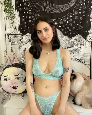 Caitlinandleahh OnlyFans Leaked Free Thumbnail Picture - #4Aem838H30