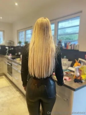 Caleatoxic OnlyFans Leaked Free Thumbnail Picture - #GFTXFVBUlJ
