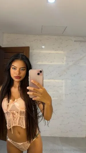 Callmemia1 OnlyFans Leaked Free Thumbnail Picture - #0K6w3zlyeh