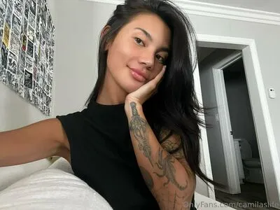 Camilaslife OnlyFans Leaked Free Thumbnail Picture - #4TjjI5OiU4