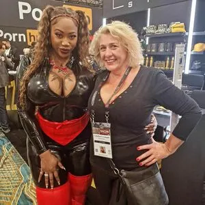 Camilla C OnlyFans Leaked Free Thumbnail Picture - #LcjGJf1son