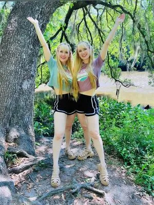 Camille And Kennerly OnlyFans Leaked Free Thumbnail Picture - #0goGPUMVel