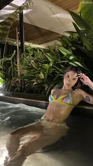 Camille Roux OnlyFans Leaked Free Thumbnail Picture - #yYWdc0Wpnj