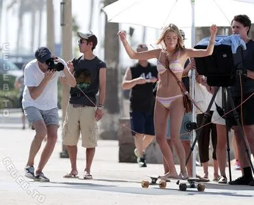 Camille Rowe OnlyFans Leaked Free Thumbnail Picture - #gRBWHxpuuP