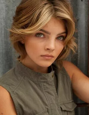 Camren Bicondova OnlyFans Leaked Free Thumbnail Picture - #6XP4WMB4af