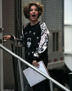 Camren Bicondova OnlyFans Leaked Free Thumbnail Picture - #QQPOGE46u4