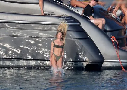 Candice Swanepoel OnlyFans Leaked Free Thumbnail Picture - #UMsFuIRWSX
