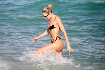 Candice Swanepoel OnlyFans Leaked Free Thumbnail Picture - #samsNElxwO